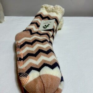 Muk Luks Pink Gray Chevron Faux Shearling Cabin Socks Ladies S/M 6-8